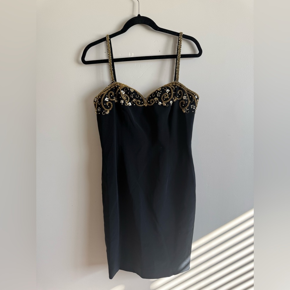 Niteline Della Roufogali Black Sequin Cocktail Dress Gold Trim Fancy Size 12